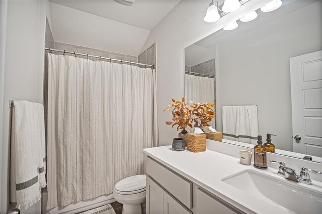 Building Photo - 9905 Comely Bnd