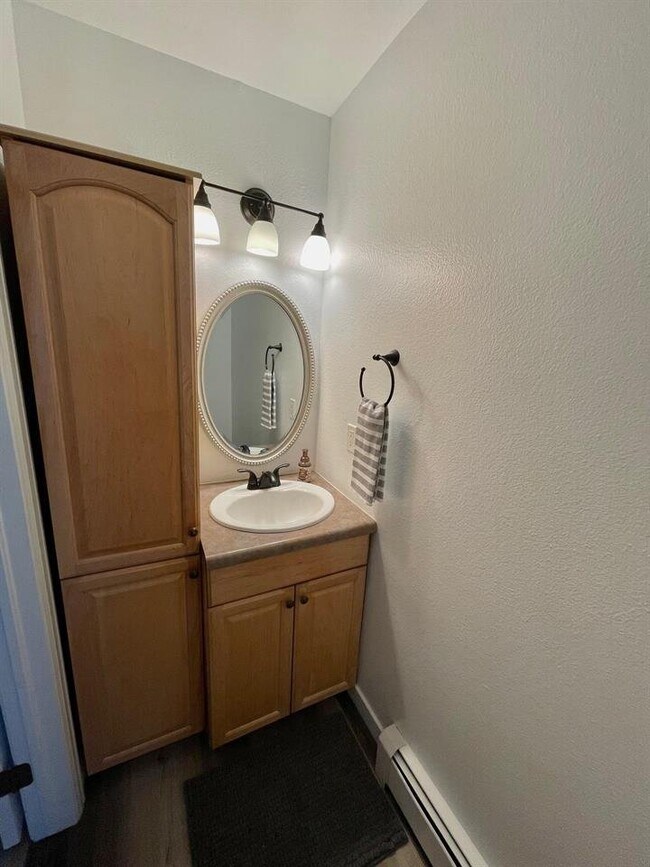 Building Photo - 254 Beacon Ct