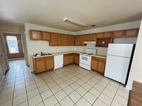 Building Photo - Gorgeous 2Bed/2 Bath Duplex in North West SA