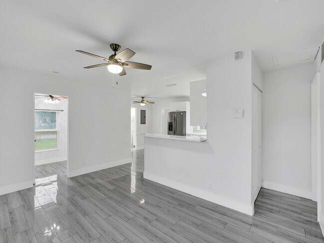 Building Photo - 601 NE 59th Ct