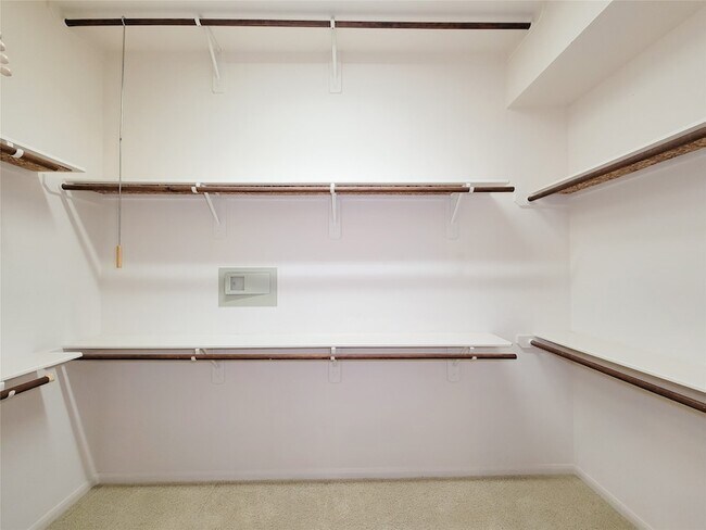 Building Photo - 206 Whispering Ridge Terrace