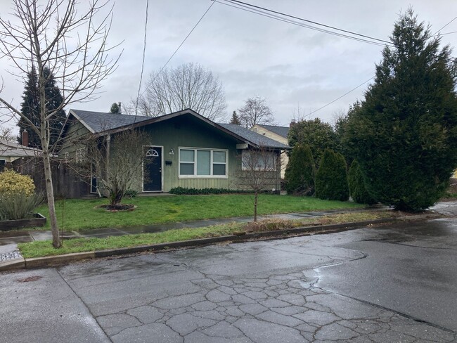 Primary Photo - Charming Bungalow in Roselawn – Available ...