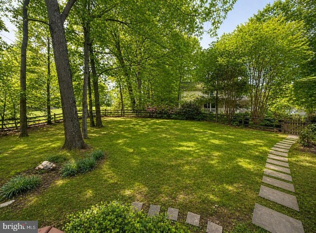 Building Photo - 2819 Otsego Dr