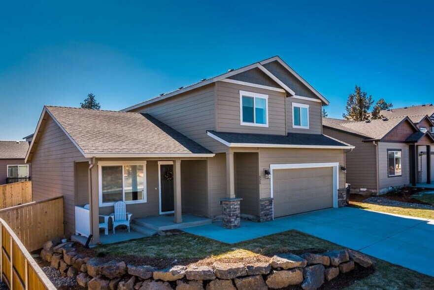 Building Photo - 525 SE Gleneden Place