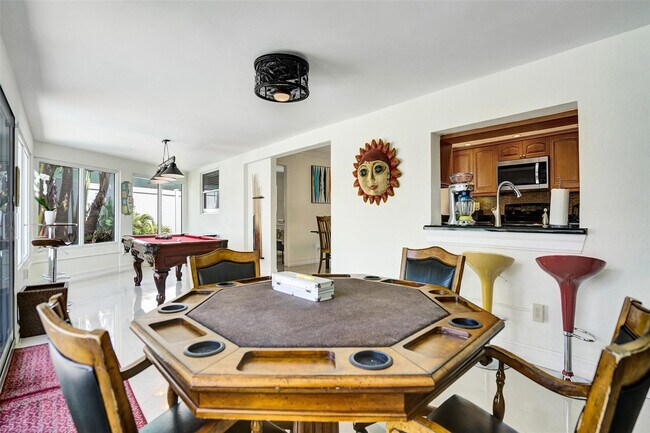 Building Photo - 2051 Coral Reef Dr