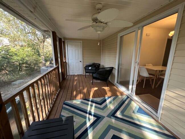 Building Photo - 3 Bedroom 2.5 Bath Townhome in Beresford Commons