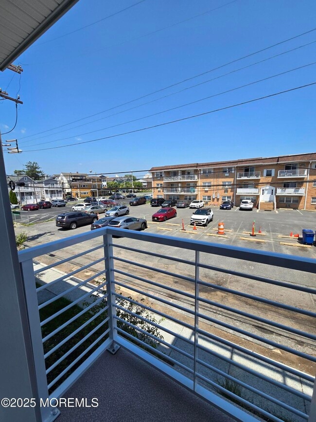 Building Photo - 1403 Kingsley St