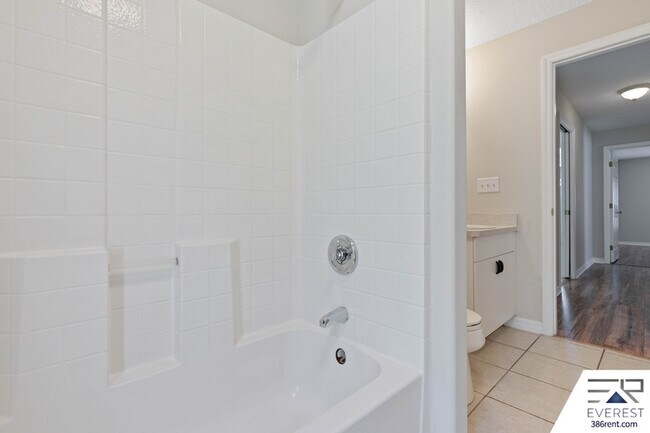 Building Photo - 25 Port Royal Dr
