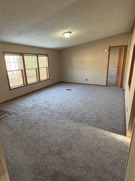 Building Photo - 265 Sarah Fern Ct