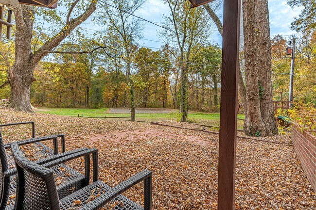 Building Photo - Charming 4 Bed SFH in Alexandria!