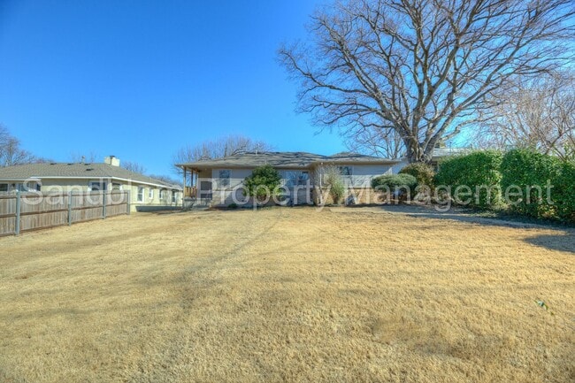 Building Photo - 4012 S Toledo Ave