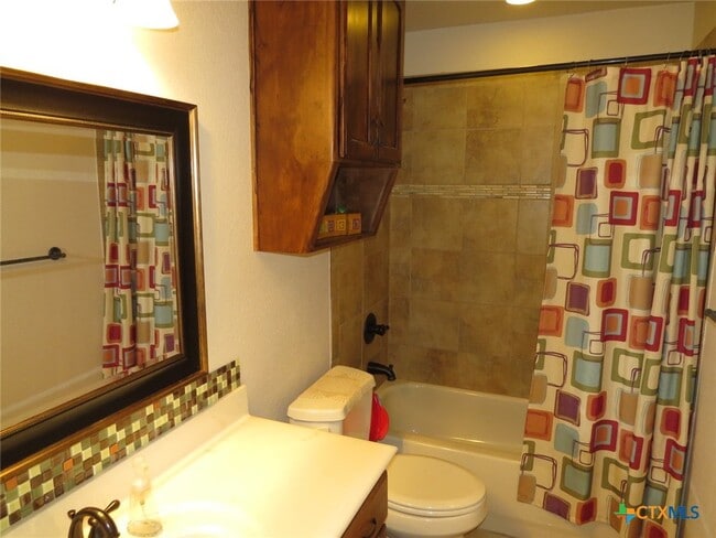 Building Photo - 2505 Mugho Dr