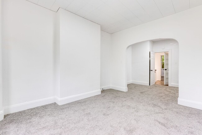 Building Photo - 632 Curtis St