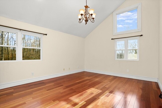 Building Photo - 9 Harmony Ln