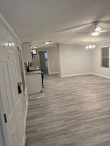 Building Photo - 1000 Kings Hwy