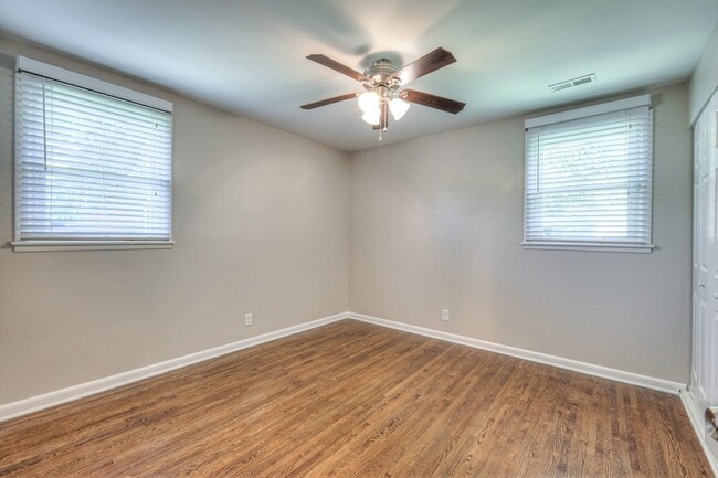 Building Photo - 3104 Greggwood Dr