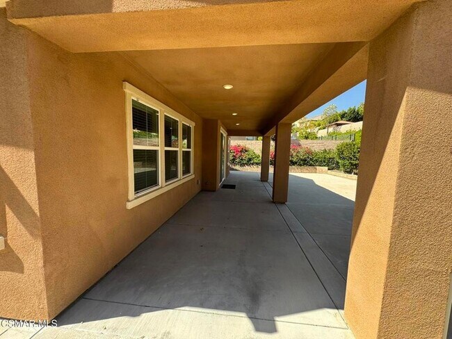 Building Photo - 446 Almond Ln