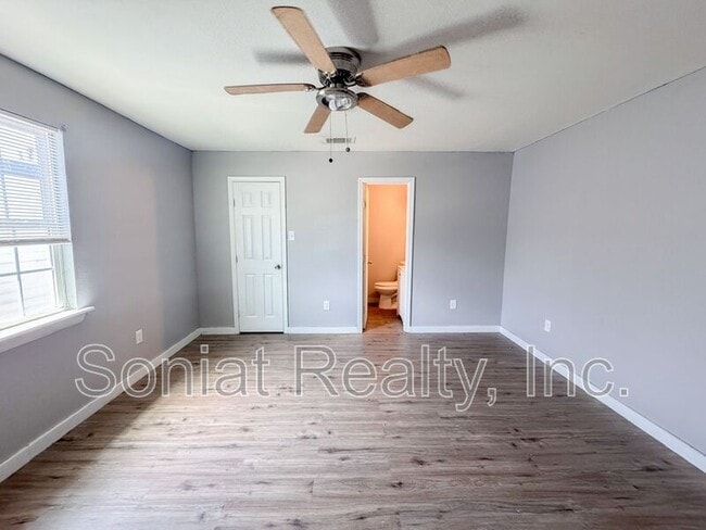 Building Photo - 7760 N Coronet Ct