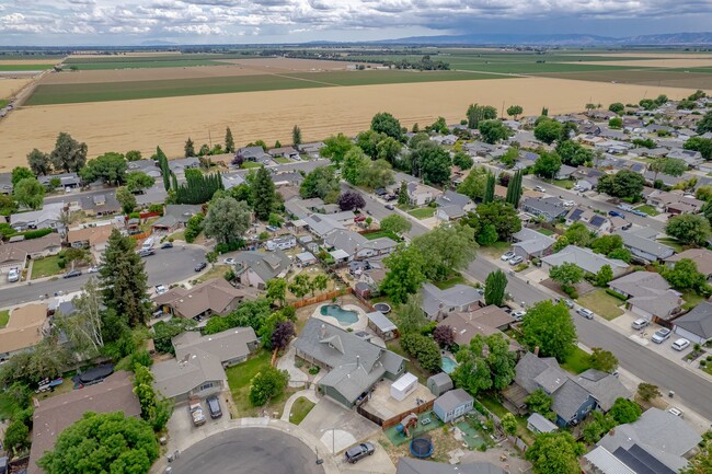 Building Photo - 420 Colusa Pl