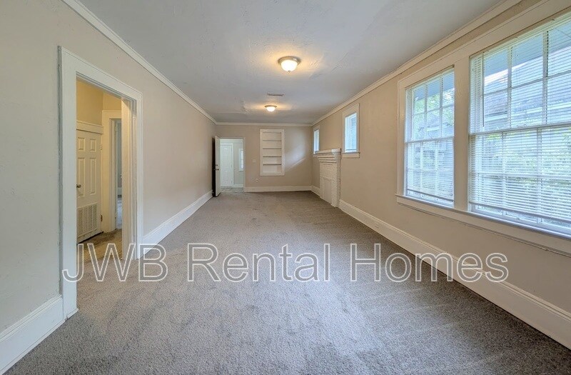 Building Photo - 1734 Brackland St