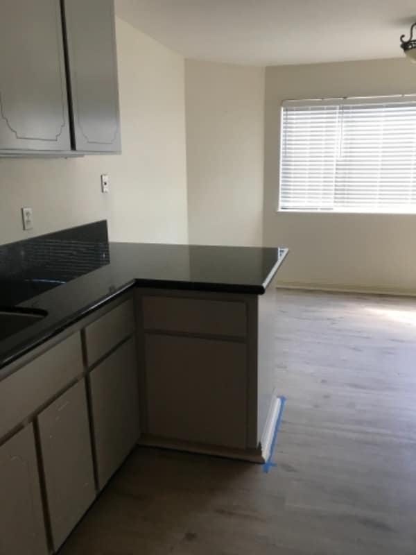 Building Photo - 5085 Valley Crest Dr