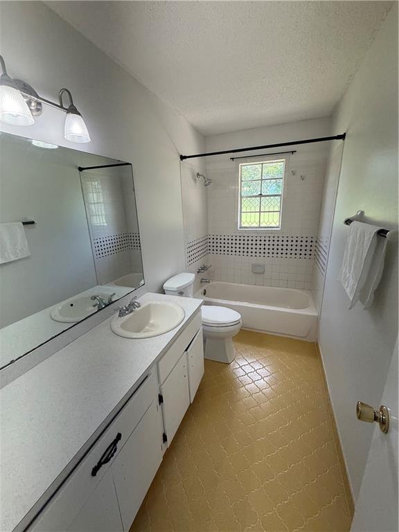 Building Photo - 7662 Simmons Dr