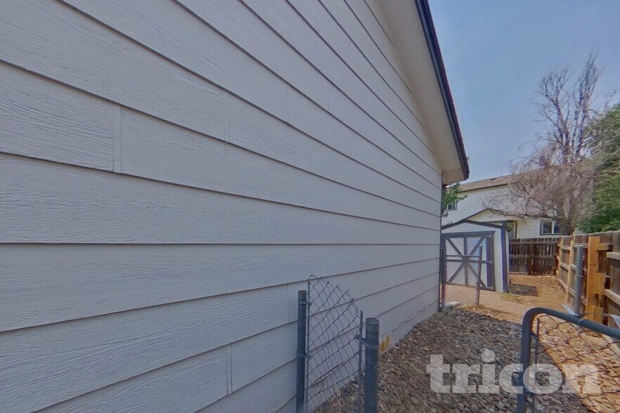 Building Photo - 5696 Preminger Dr