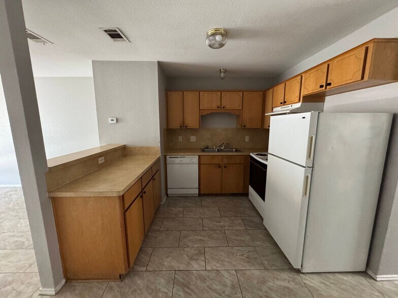 Building Photo - 4001 Doraine Ct