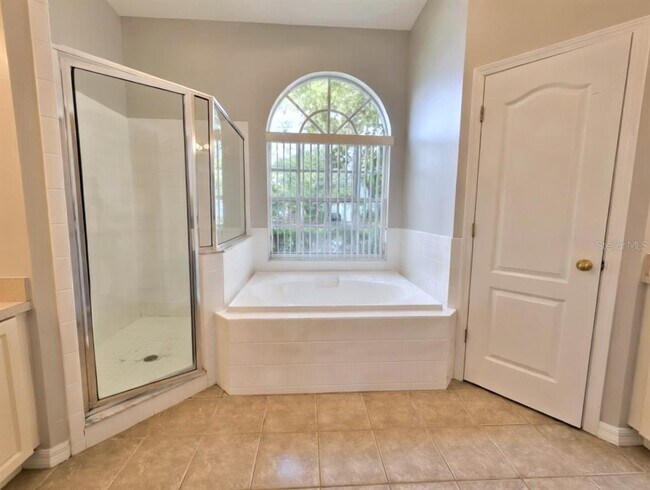 Building Photo - 10805 Australian Pine Dr