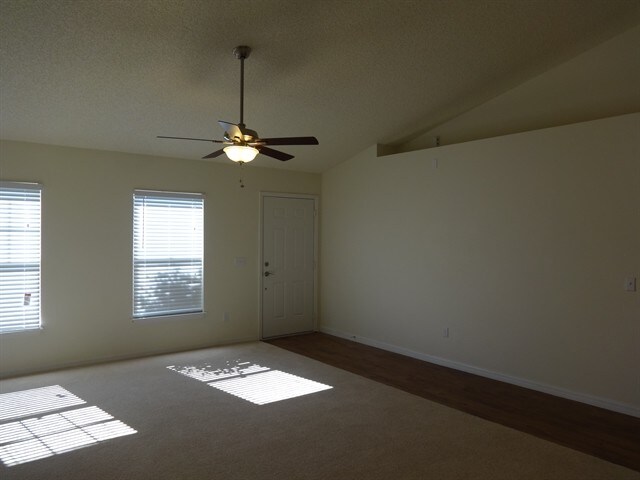 Building Photo - 1613 SW Carillo Ave