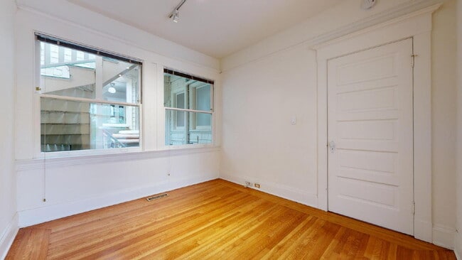Building Photo - Charming 2BR/1BA in Cole Valley – Garage Parking, In-Unit Laundry & Private Backyard