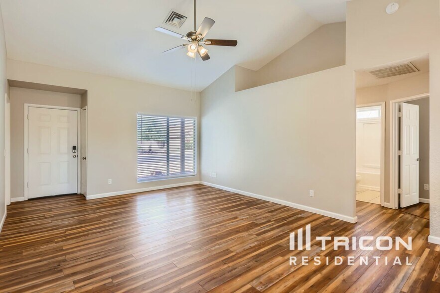 Building Photo - 673 E Estrella Dr