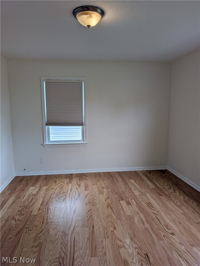Building Photo - 1678 Byron Dr