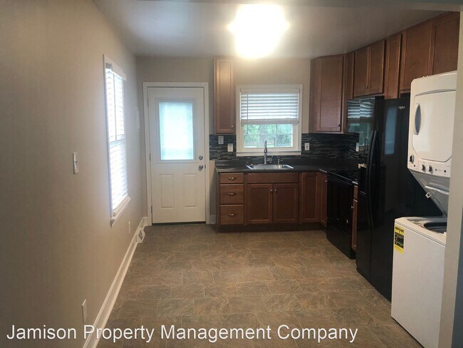 Building Photo - 2 br, 1 bath House - 3746 Dresden Dr E