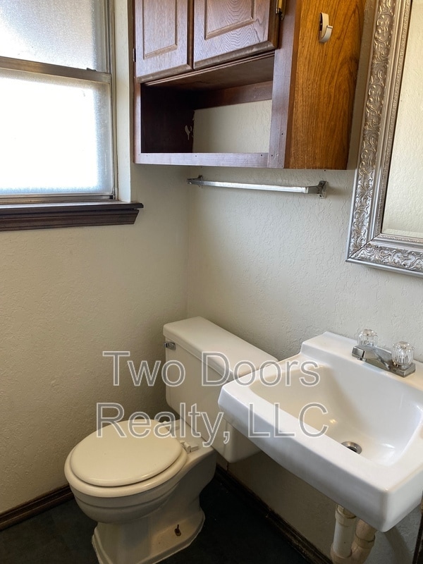 Building Photo - 3013 Gwendolyn Ln