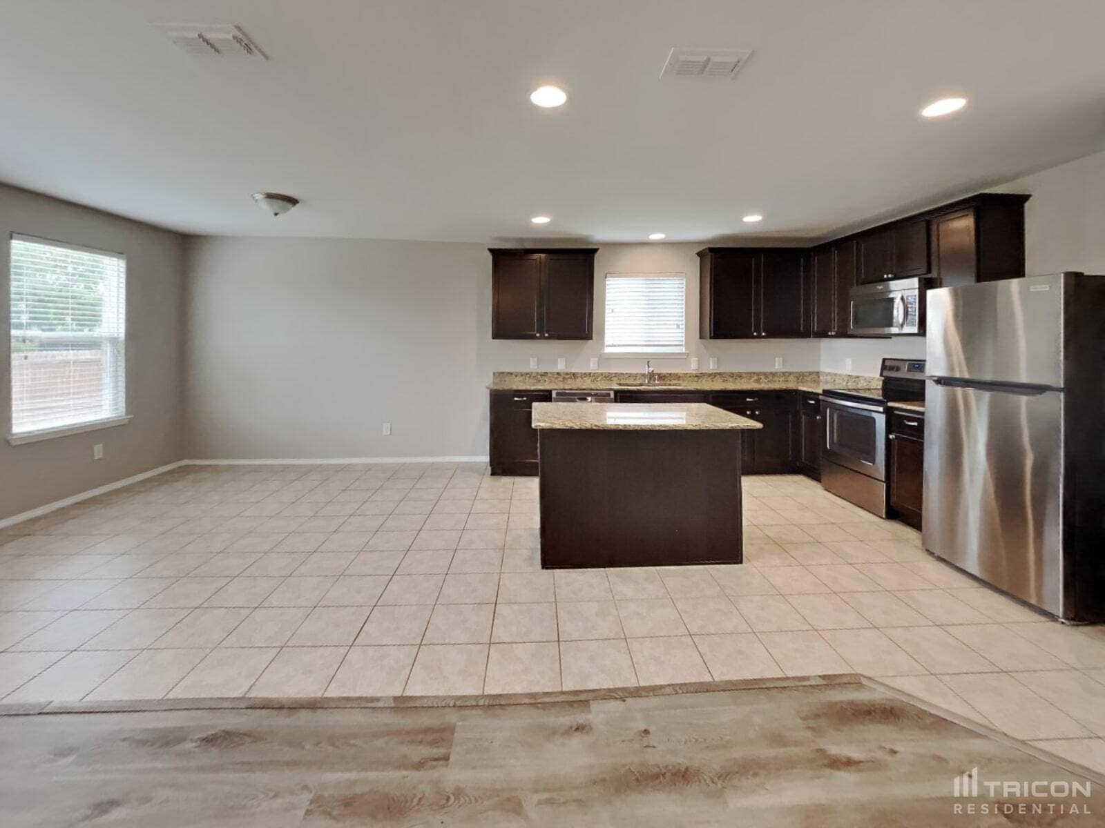 Building Photo - 1704 Abby Creek Dr