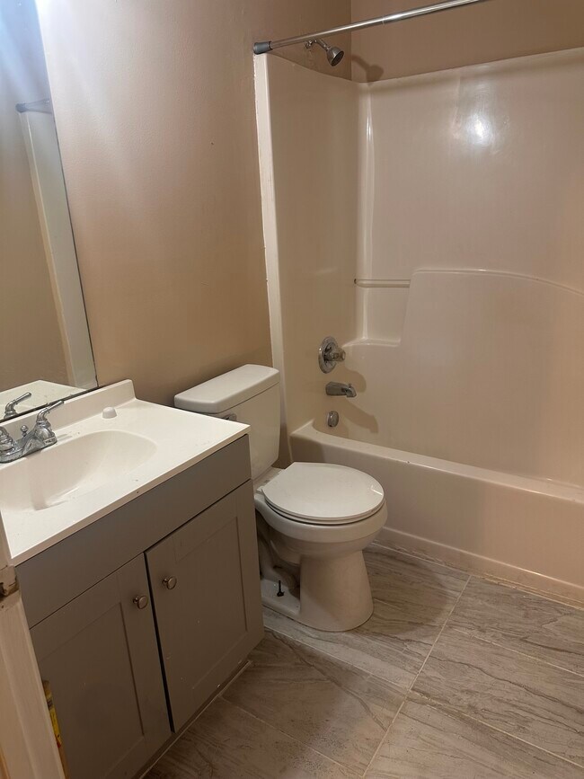 Building Photo - 164 Addy Ln