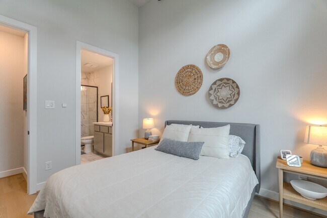 Building Photo - 63 Perennial Cyn Dr