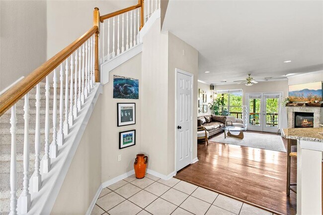 Building Photo - 5950 Mesa Verde Cir