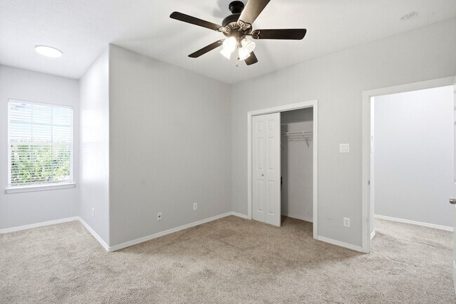 Building Photo - 930 Sterling Creek Cir