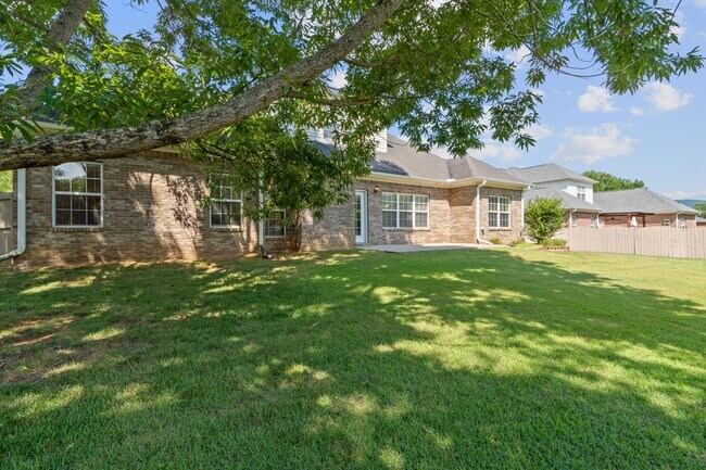Building Photo - 3116 Tenker Creek Ln SE