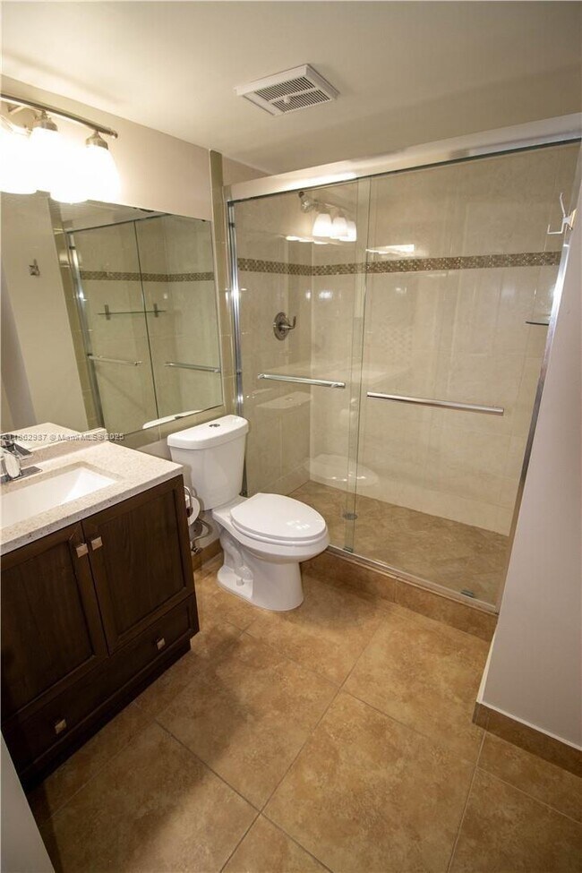 Building Photo - 917 Coral Club Dr