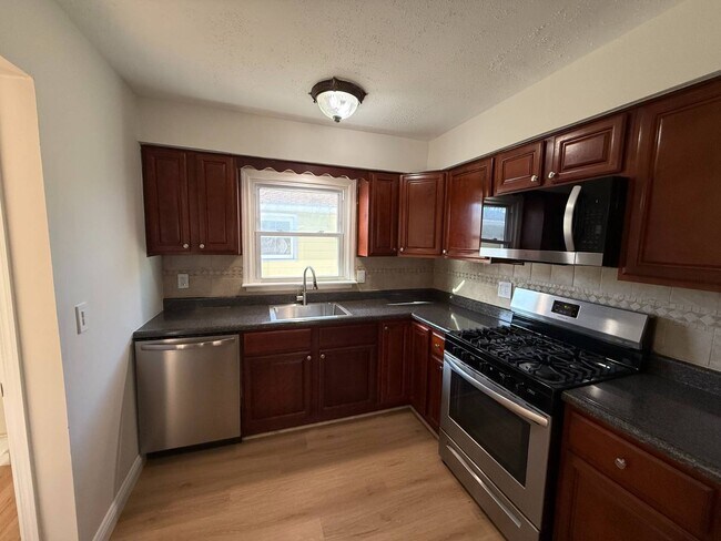 Building Photo - 274 Wilder Ave