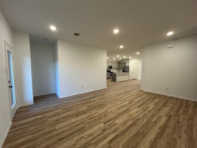 Building Photo - 2909 Eden Lk Ln