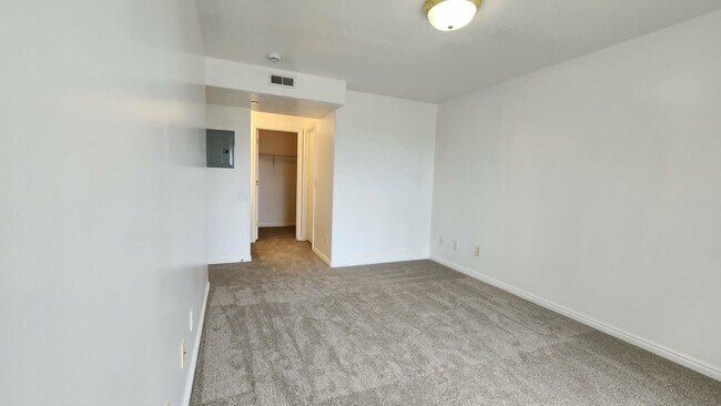 Building Photo - 105 Daybreak Ln