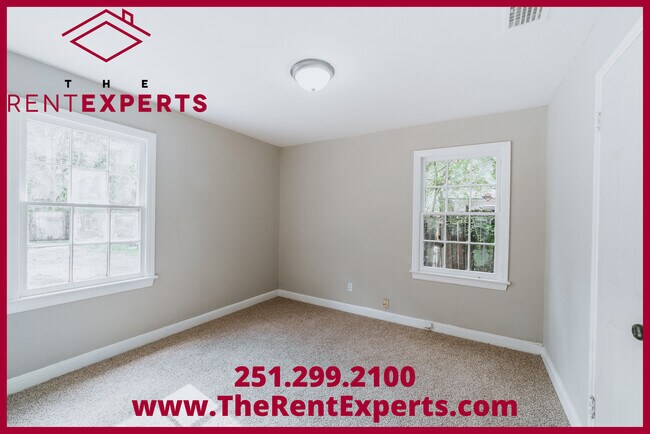 Building Photo - 2551 Farnell Dr