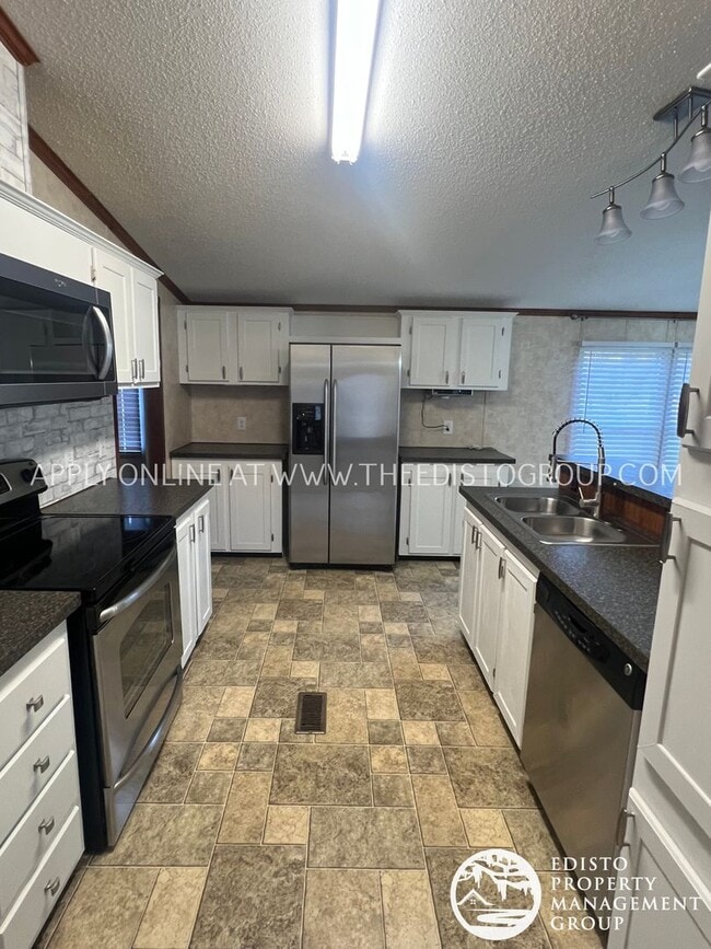 Building Photo - Charming 3-Bed, 2-Bath Country Home on 1.2 Acres – Near Bamberg & Orangeburg