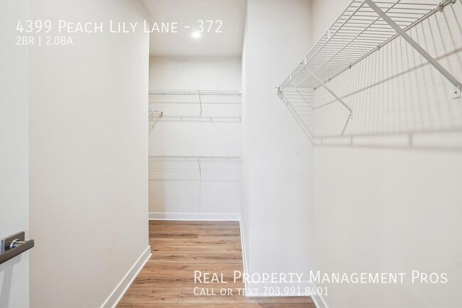 Building Photo - 4399 Peach Lily Ln