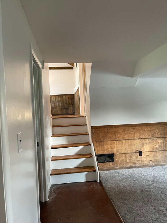 Building Photo - 6 Juniper Ln