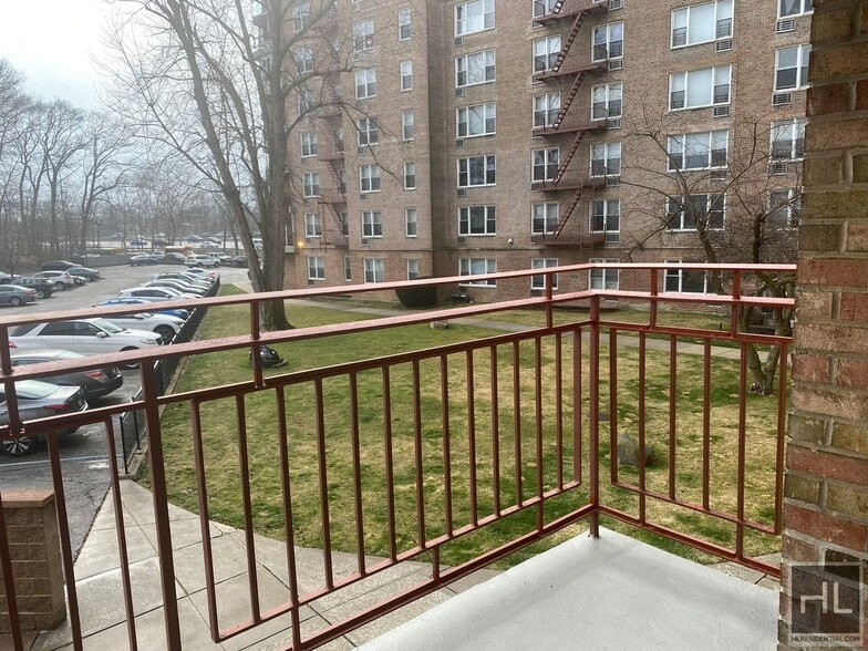 Building Photo - GRAND CENTRAL PARKWAY